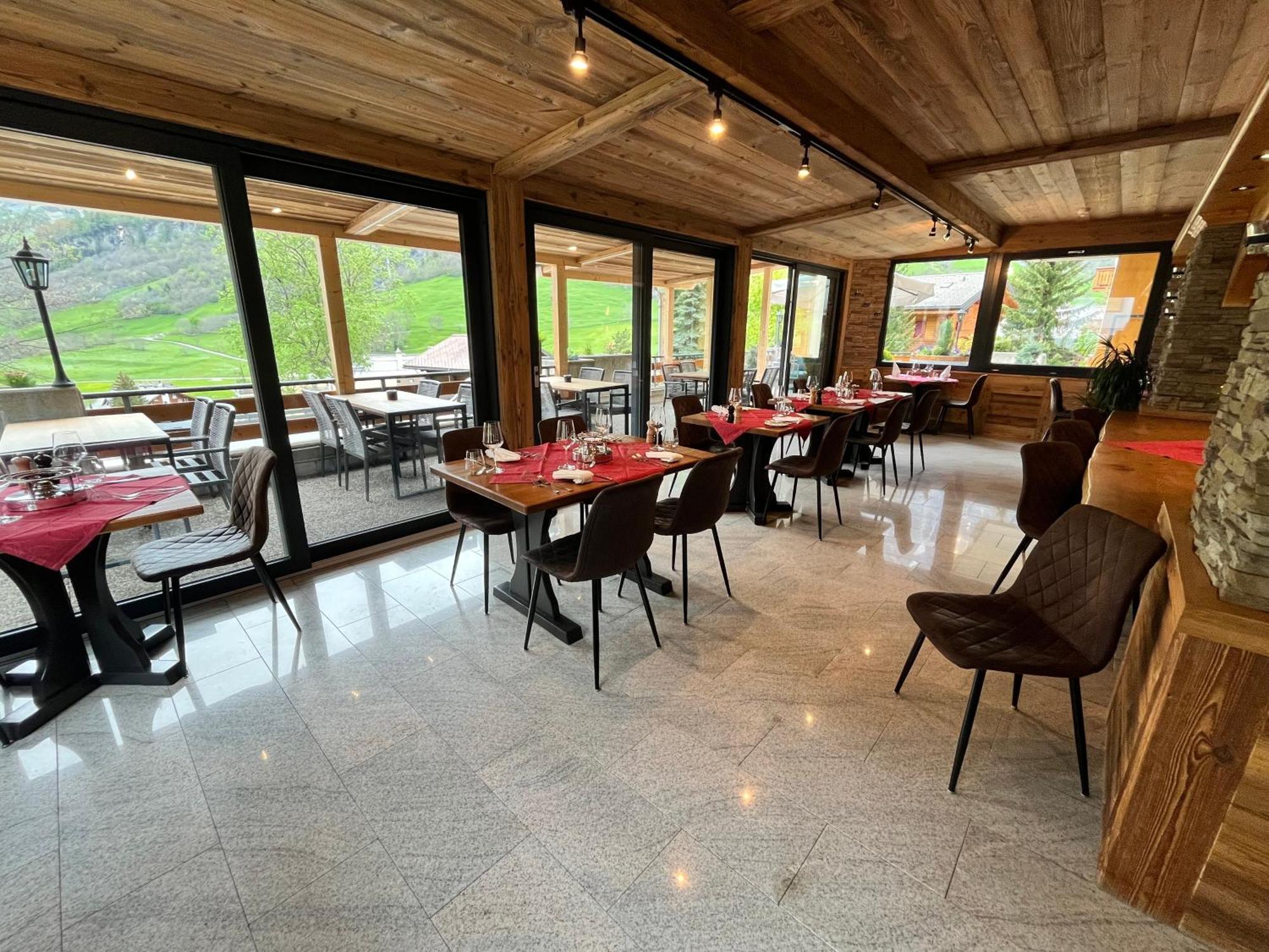 Hotel Alfa Superieur - Leukerbad-Therme المظهر الخارجي الصورة